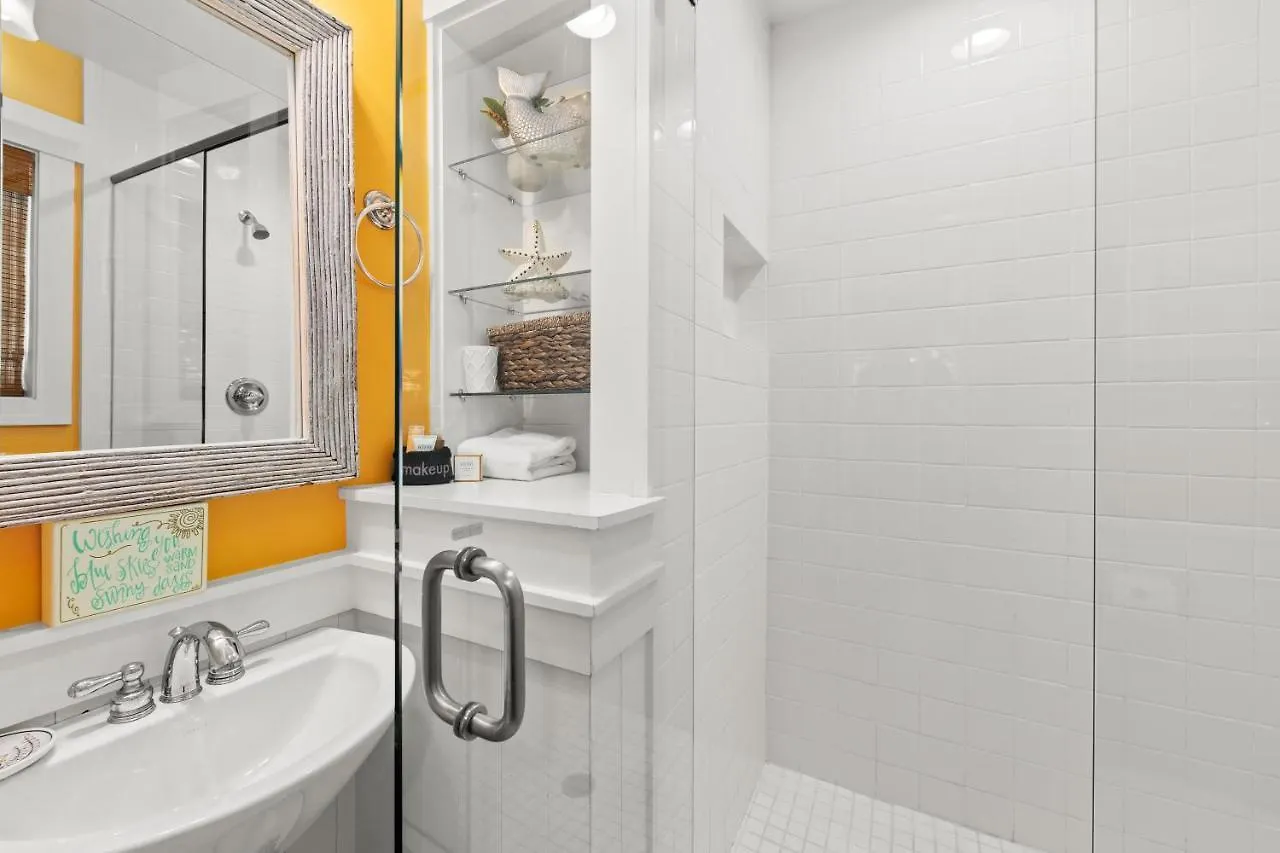 Quaint 2Br/25Ba Cottage Nestled Between 30A & Panama City Beach! Sleeps 6!