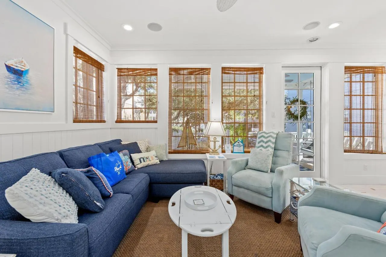 Quaint 2Br/25Ba Cottage Nestled Between 30A & Panama City Beach! Sleeps 6! 0*,  United States