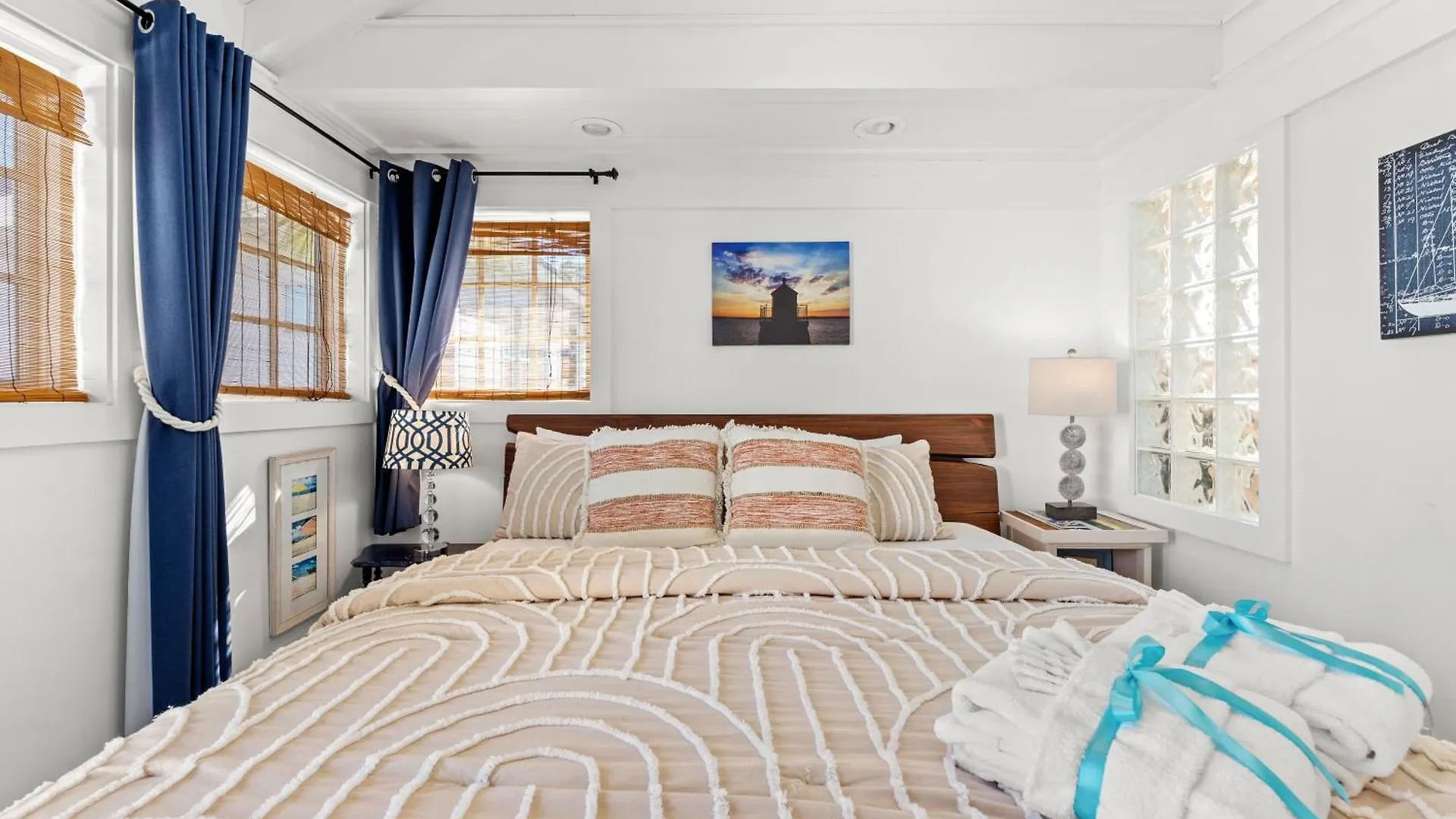 Holiday home Quaint 2Br/25Ba Cottage Nestled Between 30A & Panama City Beach! Sleeps 6! United States