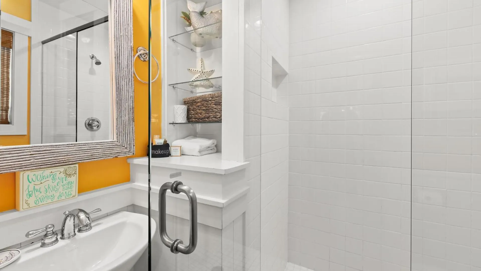 Quaint 2Br/25Ba Cottage Nestled Between 30A & Panama City Beach! Sleeps 6!